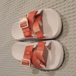 Chaco Cillos Women's Slides Color Peach Size 7 (#21)